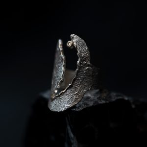 Anillo Grieta Larga con Brillante