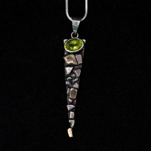 Colgante Barroco Flecha Peridoto