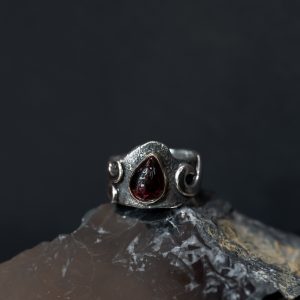 Anillo Gota Granate