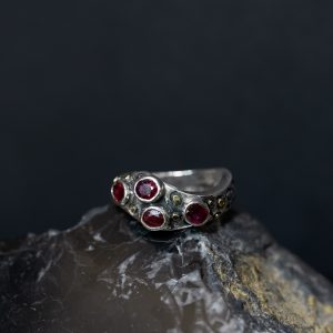 Anillo rubíes Piel de Serpiente