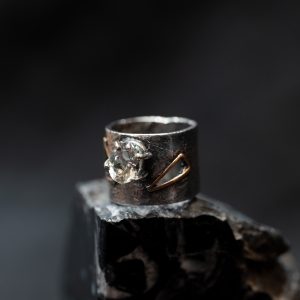Anillo Aguamarina entre Ventanas
